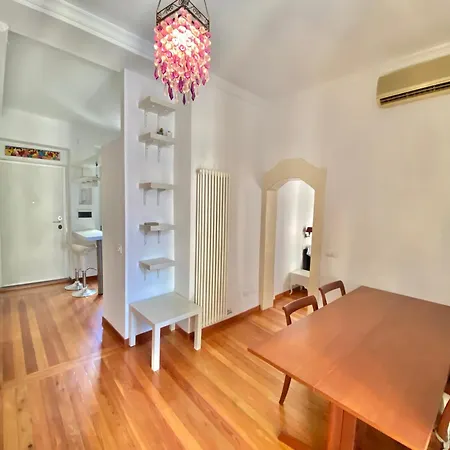 Apartment In Coorte Di Prestigio, Tra Centro, City Life E Metropolitana A Due Passi