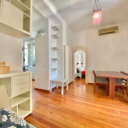 Apartment In Coorte Di Prestigio, Tra Centro, City Life E Metropolitana A Due Passi Milan